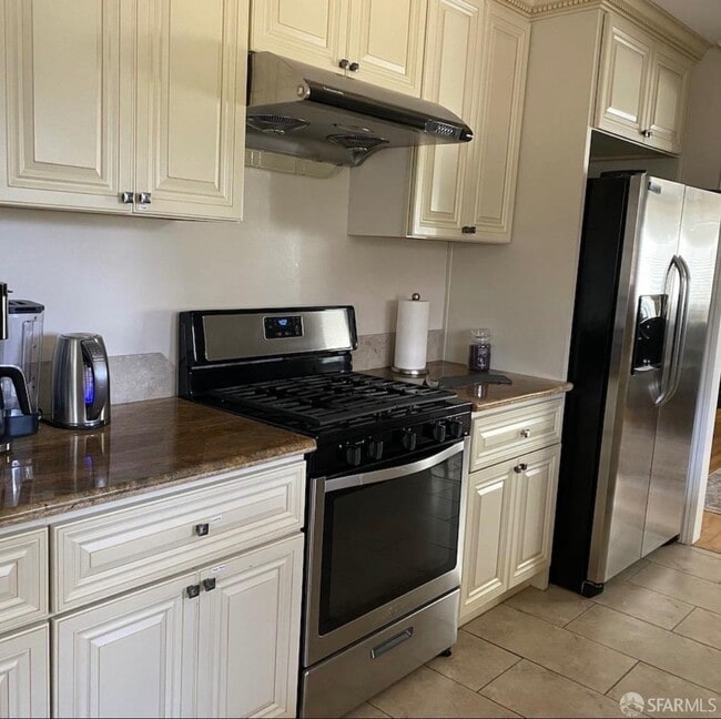 Building Photo - 4052 Costado Rd