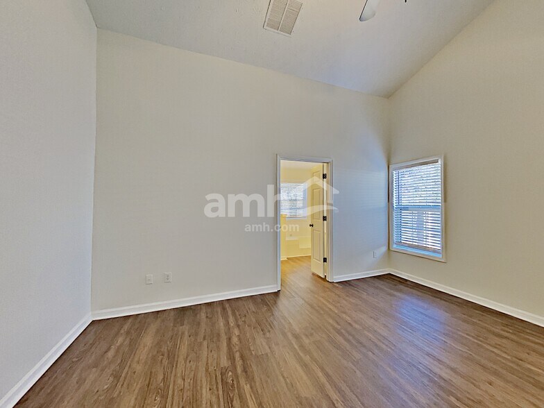 Building Photo - 18 Ludwick Ln
