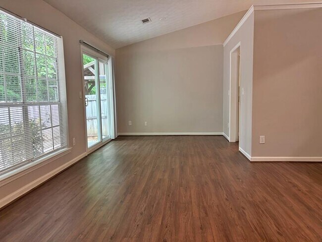 Building Photo - 5110 N Bridges Dr