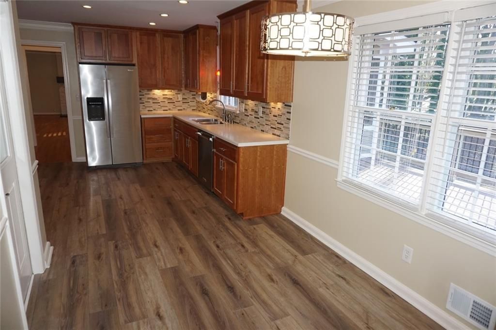 Building Photo - 1140 Falstaff Dr