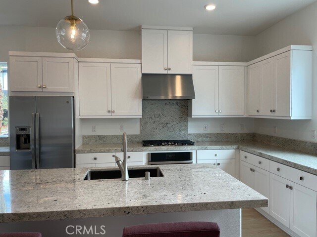 Building Photo - 1860 S Westside Dr