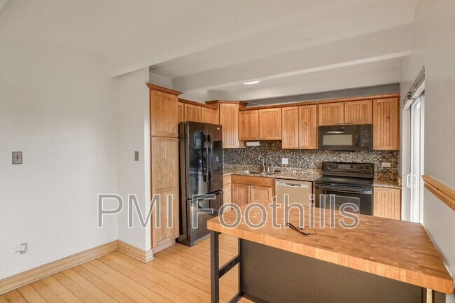 Building Photo - 1441 N Humboldt St