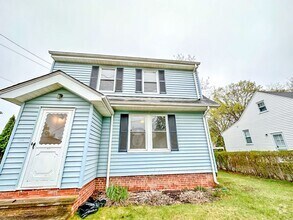 Building Photo - Lovely 3-bed Single Family Home in Hamden!...