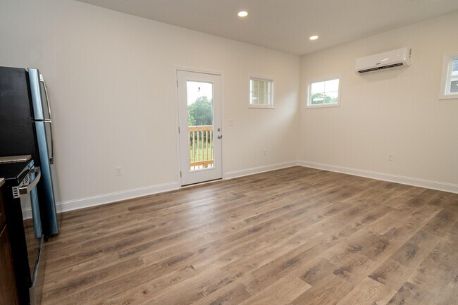 Building Photo - 109 Spring Meadow Path