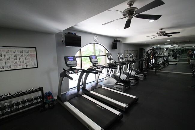 Building Photo - $1000 MOVE IN SPECIAL! Large, Updated 2 BD, 2 BA Condo w/ EV CHARGING