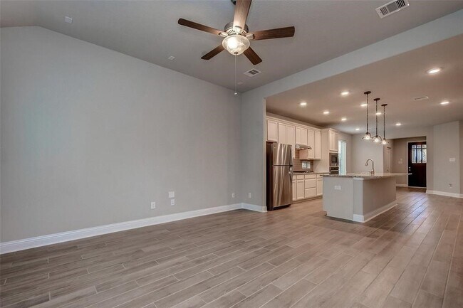 Building Photo - 4 Centennial Ridge Pl