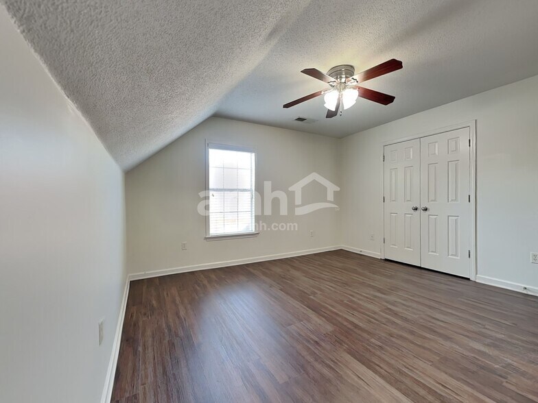 Building Photo - 5718 Eagleston Dr