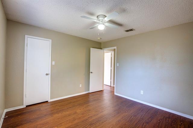 Building Photo - 8108 Spruce Valley Dr