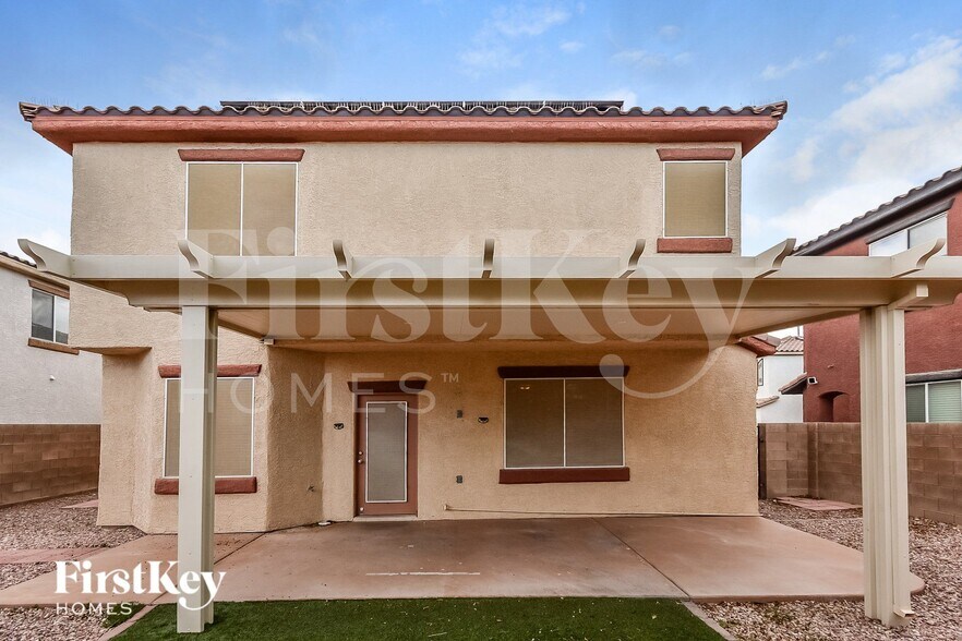 Building Photo - 10832 Avenzano St