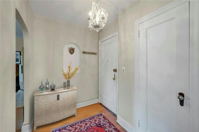 Building Photo - 280 Bronxville Rd