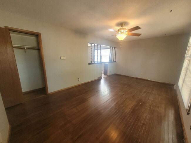 Primary Photo - 3 Bedroom, 1.5 Bathroom home with detached...