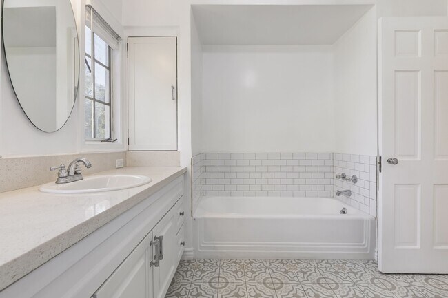 Building Photo - 9756 W Olympic Blvd