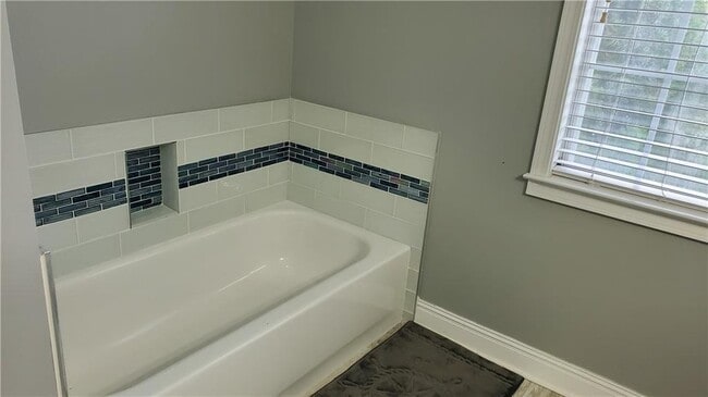 Building Photo - 1307 Stratford Commons