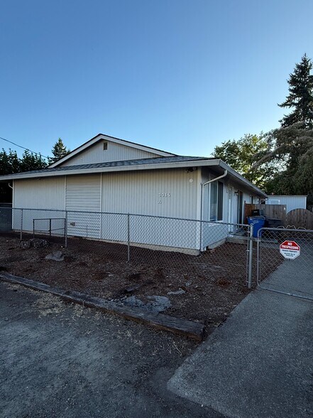 Building Photo - 3014 Drummond Ave