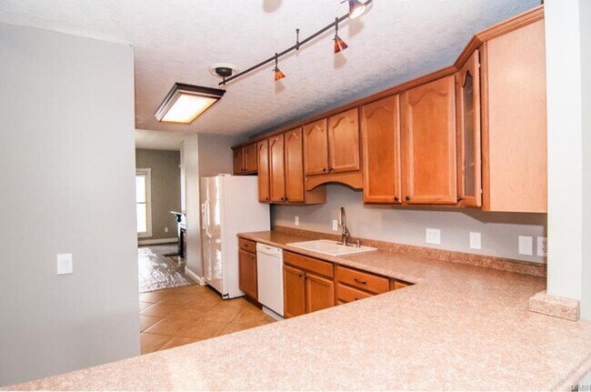 Building Photo - 342 Park Dr