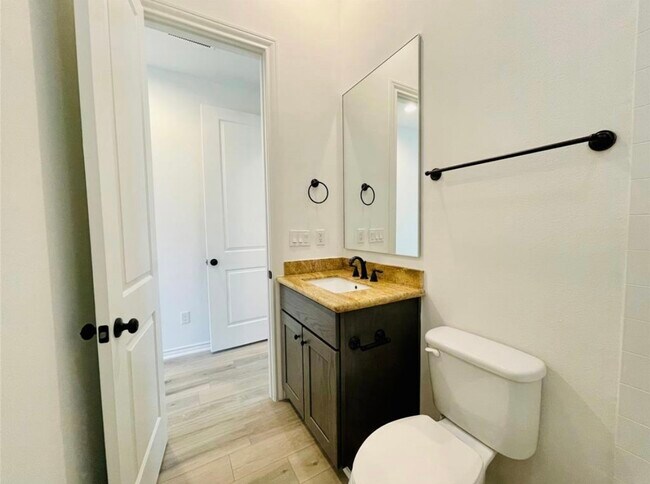 Building Photo - 3233 Real St