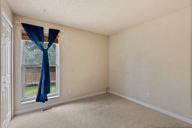Building Photo - 3020 Avondale Dr