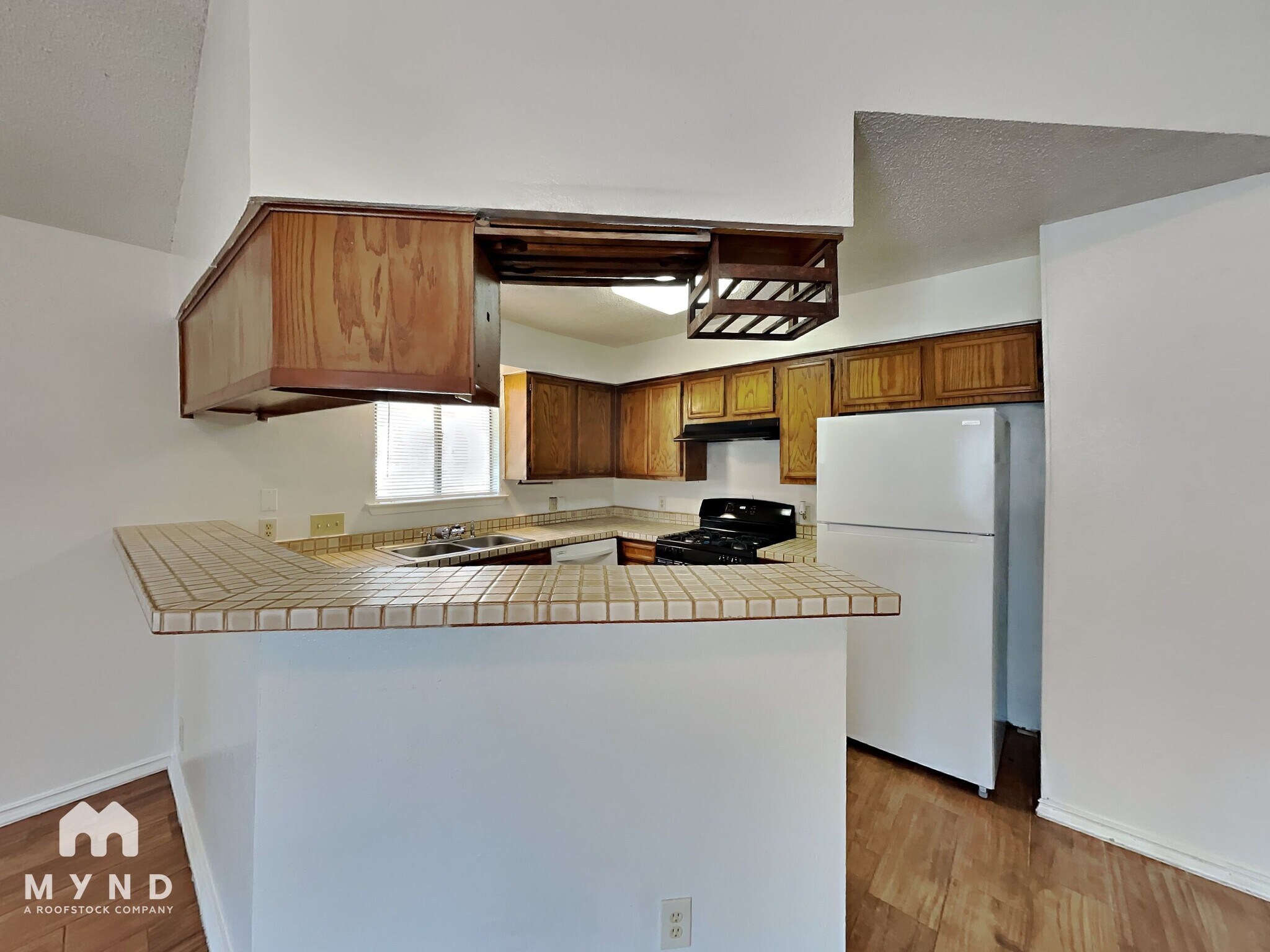 Building Photo - 1107 Peach Tree Cove