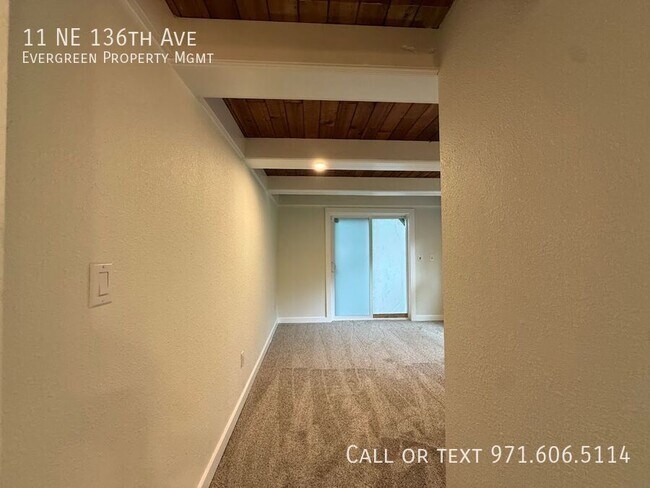 Building Photo - 11 NE 136th Ave