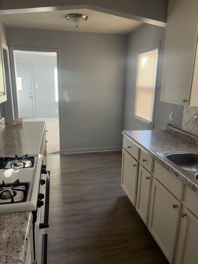 Building Photo - Updated Home In Detroit