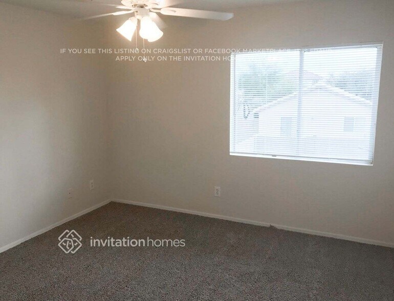Building Photo - 12833 W Paradise Dr