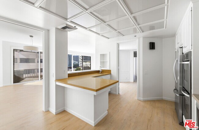 Building Photo - 10550 Wilshire Blvd