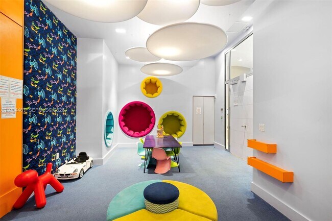 Building Photo - 17301 Biscayne Blvd