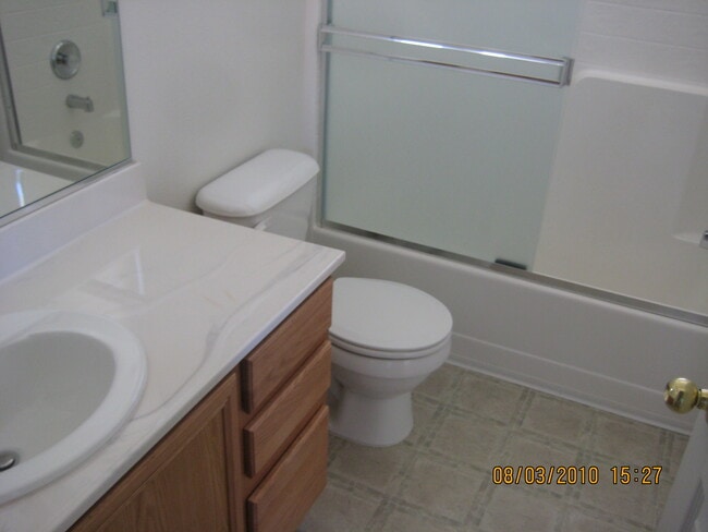Building Photo - 1751 Pinewood Dr
