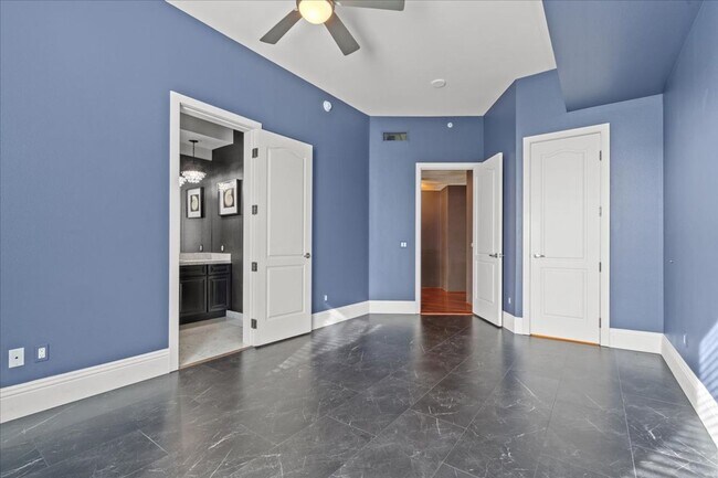 Building Photo - 360 E Desert Inn Rd