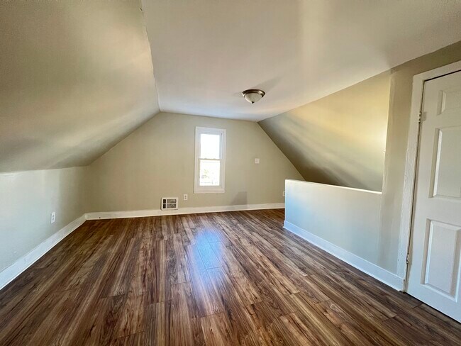 Unit 3 - 251 S 8th St