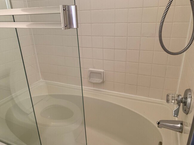 Building Photo - Belmont Hills Sanctuary: 3 En-Suite Suites Behind Oracle & Farallon Park