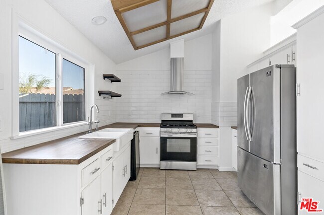 Building Photo - 3293 N Mica Dr