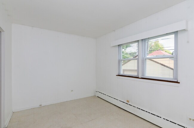 Building Photo - 1014 S Oak Park Ave
