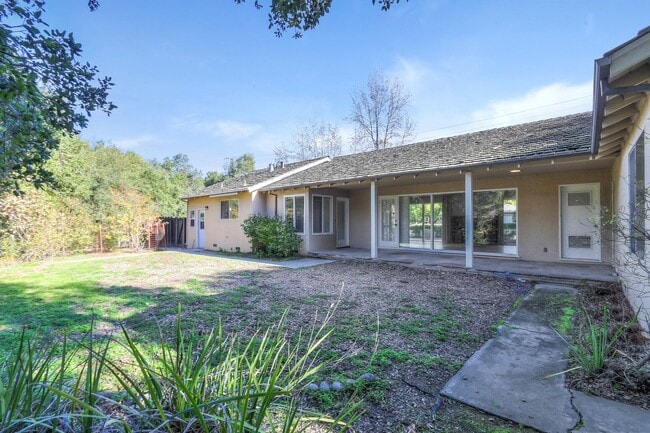 Building Photo - Home For Rent in Beautiful Saratoga!