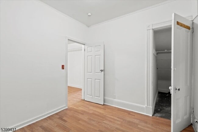 Building Photo - 512 Union Ave