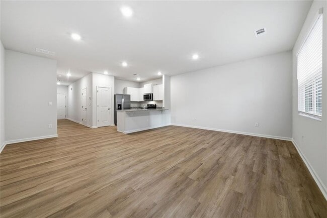 Building Photo - 5961 Skylar Dr