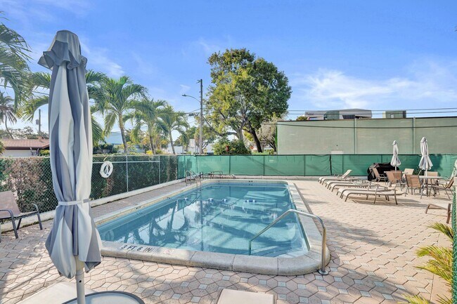 Building Photo - 4501 NE 21st Ave