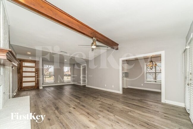 Building Photo - 2626 Fallcreek Dr