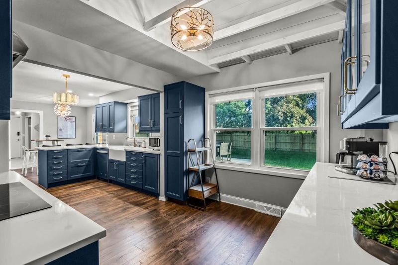 Building Photo - 421 W Lloyd St