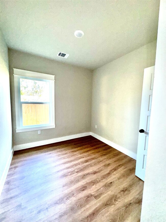 Building Photo - 204 Booker T Washington St