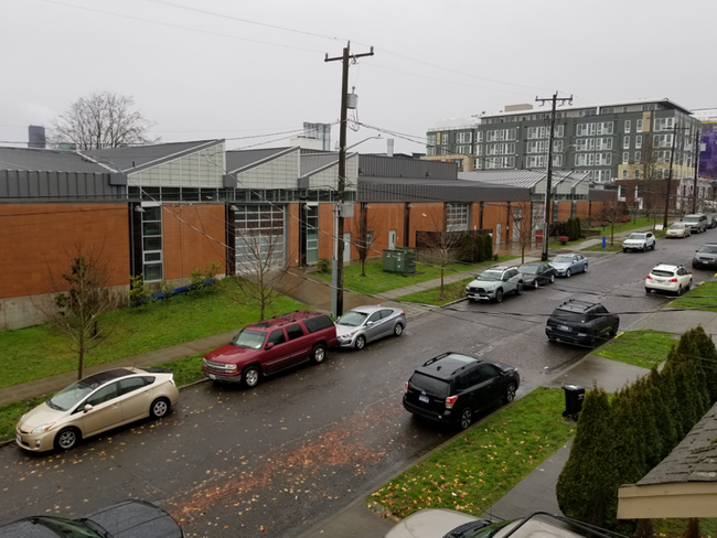 Building Photo - 538 24th Ave S