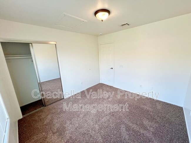 Building Photo - 66028 Mission Lakes Blvd