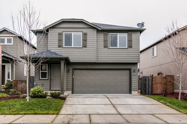 Primary Photo - Fantastic West Eugene 3-Bedroom 2.5-Bath H...