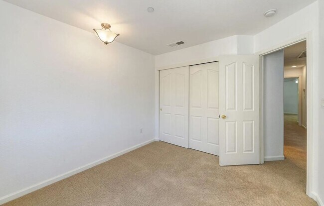Building Photo - Experience Esplanade! Premier Townhome Com...