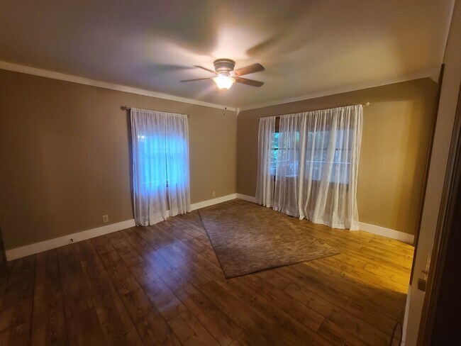 Building Photo - 120 Rocky Stream Ct