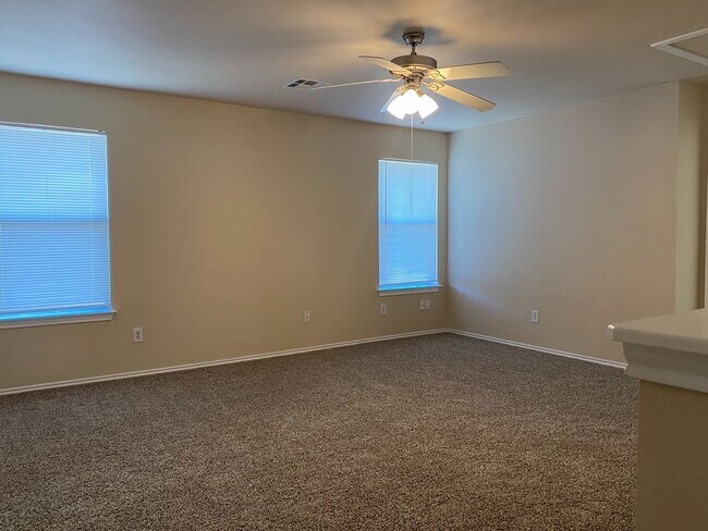 Building Photo - 5123 Fountain Hill