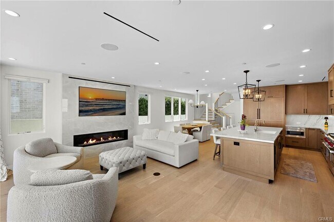 Building Photo - 509 Carnation Ave