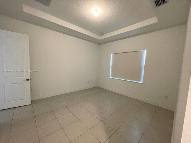 Building Photo - 4506 SW 174th Ave