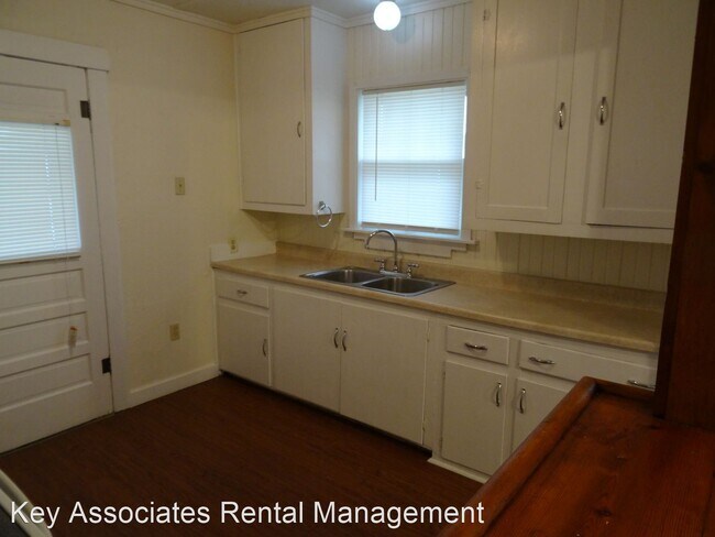 Building Photo - 2 br, 1 bath House - 2808 SE Minnesota