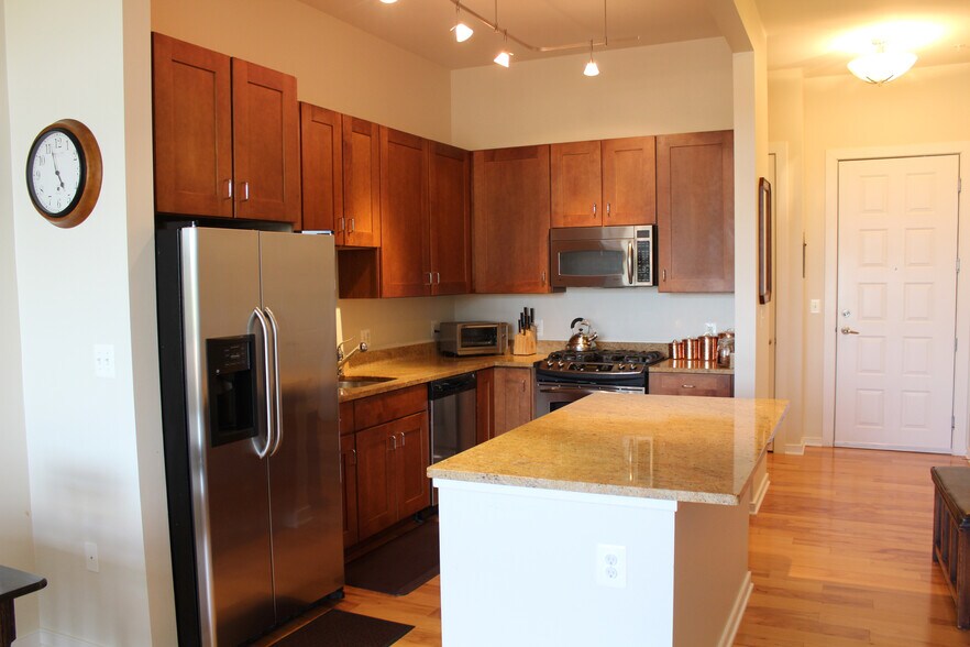 Building Photo - 2200 N Westmoreland St